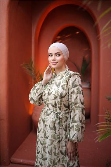 Сукня з шифону з малюнком листя, зав'язками на талії, зелена, доступна в розмірах 38-46 - фото 3