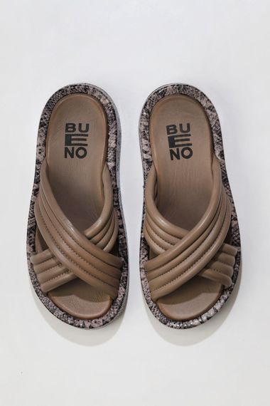 Bueno Shoes Kadın Dolgu Topuklu Terlik 01WU4650 - fotoğraf 1