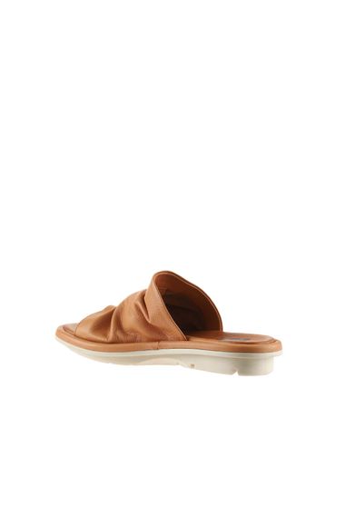 Жіночі шльопанці Bueno з гладкої шкіри, підошва 2 см, доступні в розмірах 36-40, кольори: рожева, бежева, чорна та коричнева шкіра - фото 5