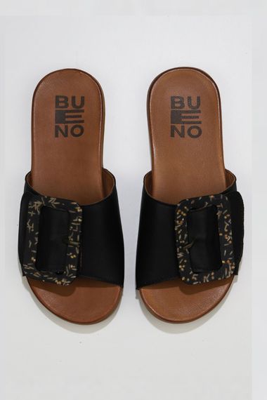 Жіночі шльопанці Bueno з шкіри, рівна підошва, 2 см, кольори: зелені, білі, чорні, жовті, розміри: 36, 37 - фото 1