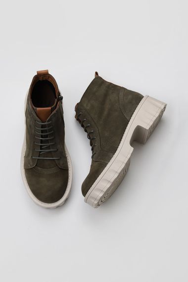 Кросівки Bueno жіночі з підбором 4,5 см, шкіряні з текстильним підкладенням, доступні в кольорах Хакі замш, чорний шкіра, таба замш і розмірах 36-40 - фото 1