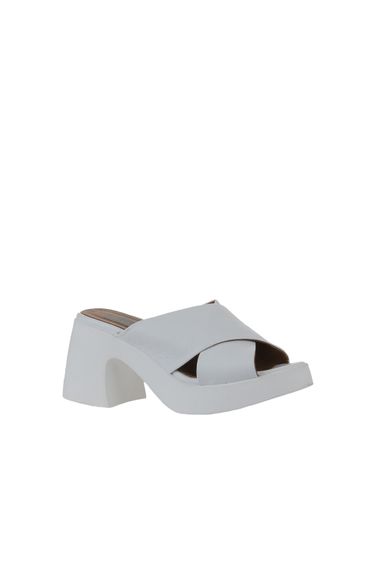 Bueno Shoes Kadın Dolgu Topuklu Terlik 01WY12201 - fotoğraf 3