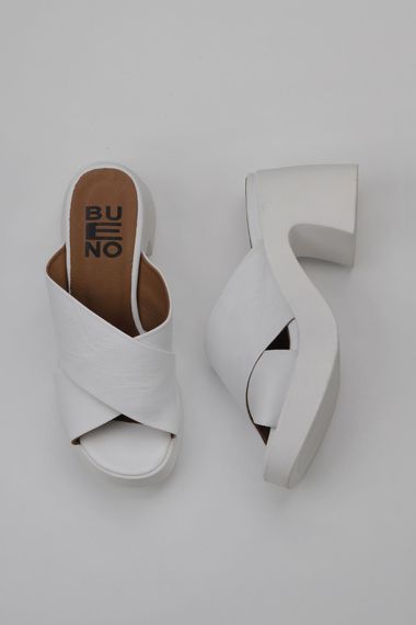 Bueno Shoes Kadın Dolgu Topuklu Terlik 01WY12201 - fotoğraf 1