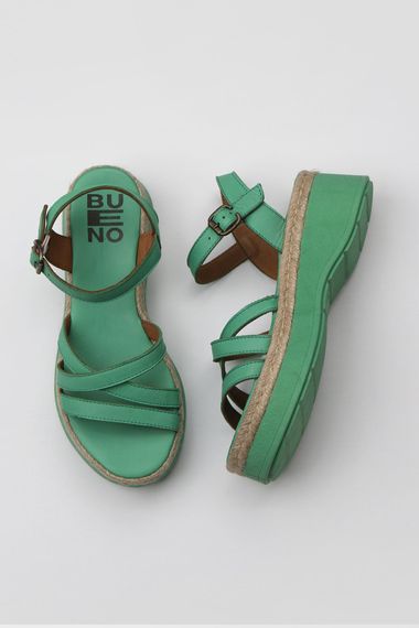 Bueno Shoes Kadın Dolgu Topuklu Sandalet 01WY8203 - fotoğraf 1
