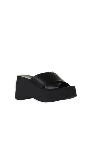 Bueno Shoes Kadın Dolgu Topuklu Terlik 01WY9005 - fotoğraf 3