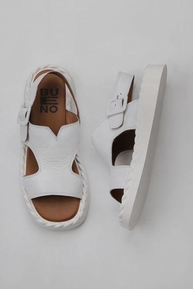 Жіночі сандалі Bueno Shoes плоскі 01WY9104, шкіряні, на 2,5 см підборах, доступні в оранжевому, світло-зеленому, синьому та коричневому кольорах - фото 1