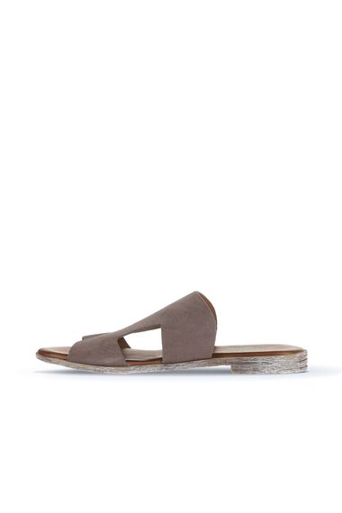 Жіночі шльопанці Bueno Shoes без каблука з натуральної шкіри в чорному, помаранчевому та сірому кольорах, розміри 36-42 - фото 3