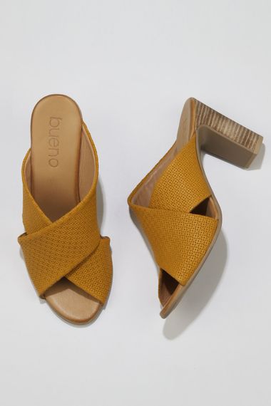 Туфлі Bueno жіночі на підборах 8,5 см з шкіри, доступні в сірому, коричневому, чорному, пудровому та хаки кольорах - фото 5