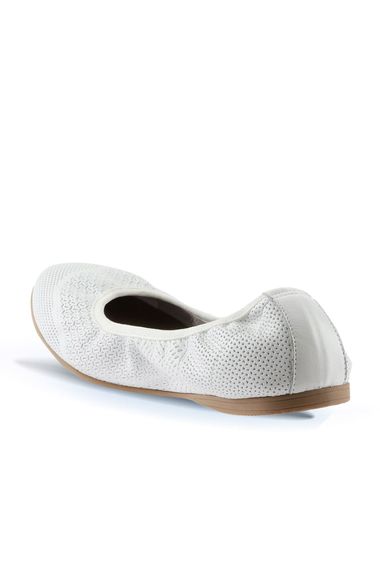 Жіночі балетки Bueno Shoes 01WQ0117, шкіряні, з термо-матеріалом, висота підборів 1 см, доступні в розмірах 35-41 та кольорах: сірий, фуксія, білий, жовтий, таба - фото 5