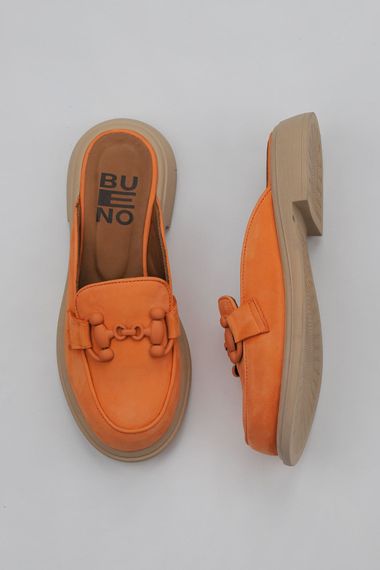 Жіночі сандалі Bueno Shoes плоскі 01WY8701, шкіряні, 3,5 см підбори, кольори: темно-хаки, кораловий, пудровий, світло-коричневий, розміри 36-41 - фото 1