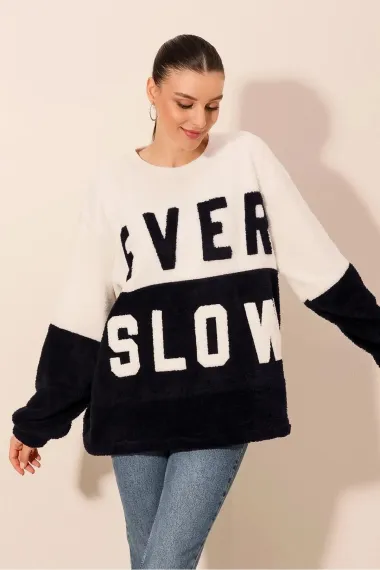 Kadın Lacivert Beyaz Blok EVER SLOW Baskılı Rahat Peluş Sweatshirt HZL23W-BD1554781 - fotoğraf 2