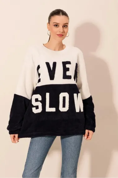 Kadın Lacivert Beyaz Blok EVER SLOW Baskılı Rahat Peluş Sweatshirt HZL23W-BD1554781 - fotoğraf 3