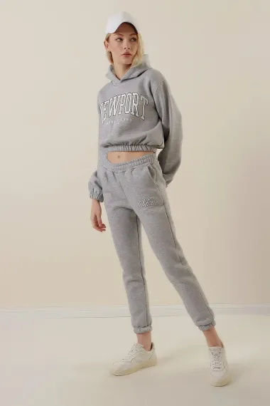 Women's Gray Hooded Printed Fleece Top Crop Undershirt Tracksuit Set HZL23W-BD1553971 - photo 2