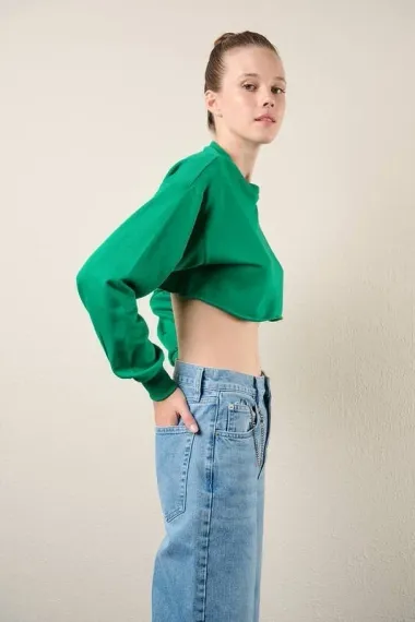 Women's Green Basic Crew Neck Long Sleeve Crop Sweatshirt Made in Turkey, 95% Cotton, 5% Lycra, Low Shoulder Model, Unique Fit Design - photo 2