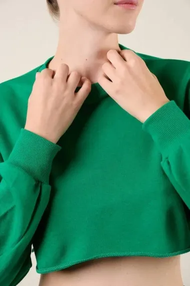 Women's Green Basic Crew Neck Long Sleeve Crop Sweatshirt Made in Turkey, 95% Cotton, 5% Lycra, Low Shoulder Model, Unique Fit Design - photo 3