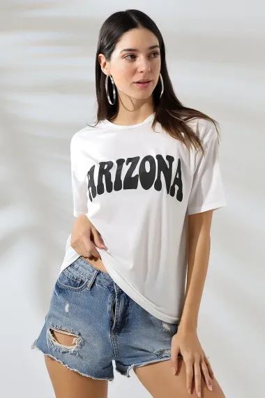 Kadın Beyaz Siyah Arizona Baskılı Bisiklet Yaka T-Shirt HZL24S-DSB120261 - fotoğraf 3