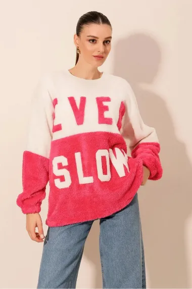 Kadın Fuşya Beyaz Blok EVER SLOW Baskılı Rahat Peluş Sweatshirt HZL23W-BD1554781 - fotoğraf 3