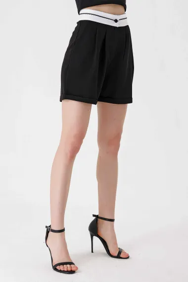 Kadın Siyah Ters Kemer Detaylı Yüksek Bel  Şort HZL24S-BD153231 - fotoğraf 3