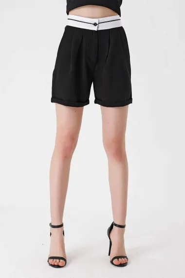 Kadın Siyah Ters Kemer Detaylı Yüksek Bel  Şort HZL24S-BD153231 - fotoğraf 5