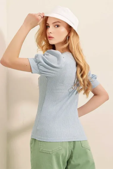 Блузка з квадратним вирізом для жінок, світло-блакитна, в'язана, 93% поліестер, 7% лайкра, доступні розміри 34-46 - фото 3