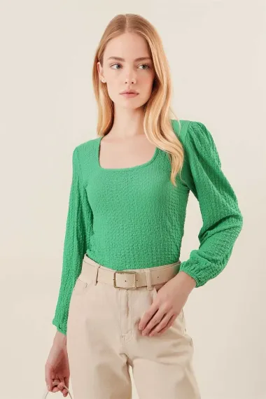 Kadın Yeşil Balon Kol Dokulu Kare Yaka Trend Örme Bluz HZL23W-BD104421 - fotoğraf 3