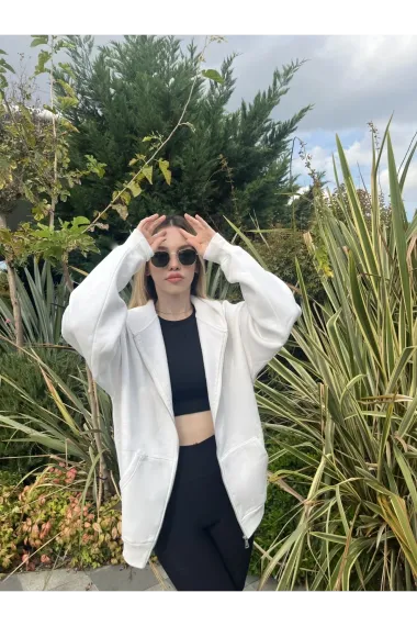 Kadın Beyaz Kapüşonlu Fermuarlı Şardonlu Oversize Sweatshirt HZL24W-ZK146 - fotoğraf 3