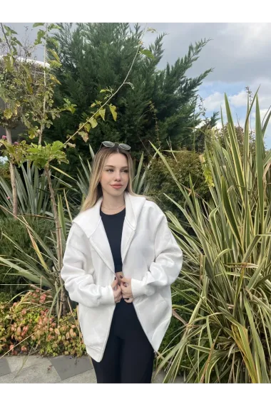 Kadın Beyaz Kapüşonlu Fermuarlı Şardonlu Oversize Sweatshirt HZL24W-ZK146 - fotoğraf 1