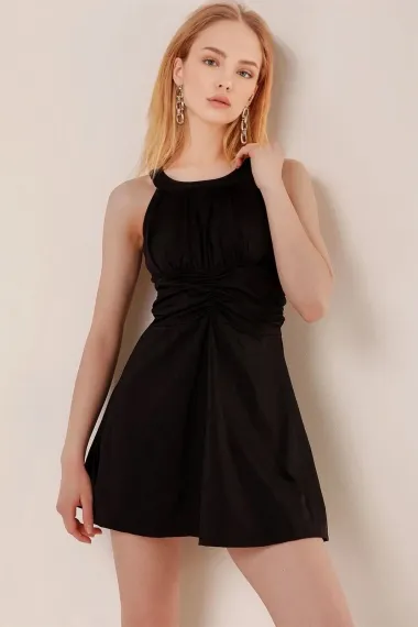 فستان سباحة نسائي أسود بفرز شورت متصل، تصميم ضيق، مكون من 80% بولي أميد و20% إيلاستين، مقاسات متعددة متوفرة - صورة 4