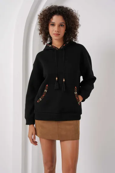 Women's Black Ethnic Patterned Hooded Oversized Sweatshirt with Fleece Lining - photo 1