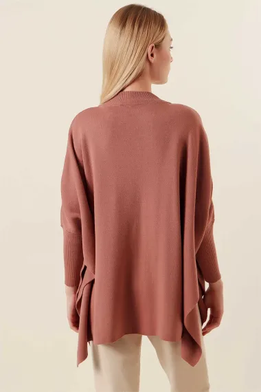 Жіночий панчо світшот з розрізами, 100% акрил, вільний крій, універсальний розмір - фото 3