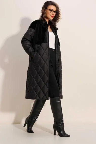 Kadın Siyah Peluş Detaylı Oversize Kapitone Uzun Mont HZL25W-BD151851 - photo 4