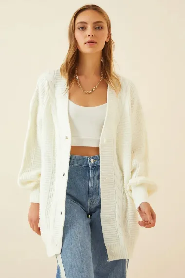Жіноча светр з довгими кнопками, в'язаний, світло-кремовий, стандартного розміру, комфортний крій, розмір 36-42, виготовлено в Туреччині - фото 3