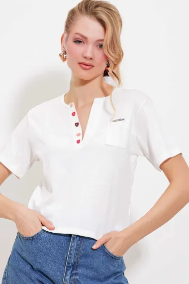 Kadın Beyaz Cep Detaylı Düğmeli Kısa Kol T-shirt HZL24S-BD19031 - fotoğraf 2