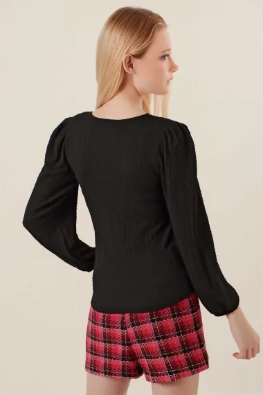 Kadın Siyah Balon Kol Dokulu Kare Yaka Trend Örme Bluz HZL23W-BD104421 - fotoğraf 5