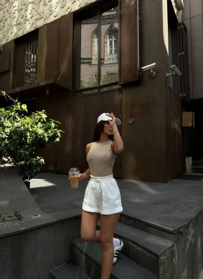 Жіноча бежевий футболка з круглим вирізом, стійкою до прання, еластична рибана тканина - фото 2