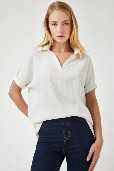 Женская блуза экрю с воротником-поло, широкий крой, вязаная, состав: 93% полиэстер, 7% лайкра, размеры 36-44 - фото 2