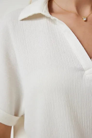 Женская блуза экрю с воротником-поло, широкий крой, вязаная, состав: 93% полиэстер, 7% лайкра, размеры 36-44 - фото 3