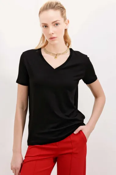 Women's Black V-neck Lightweight Oversize T-shirt HZL24S-BD143151 - photo 1