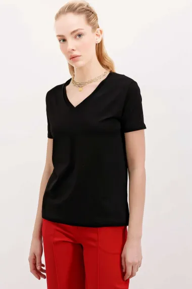 Women's Black V-neck Lightweight Oversize T-shirt HZL24S-BD143151 - photo 2