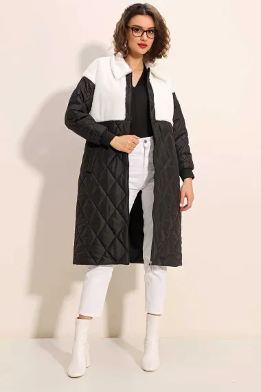 Kadın Beyaz Peluş Detaylı Oversize Kapitone Uzun Mont HZL25W-BD151851 - صورة 2