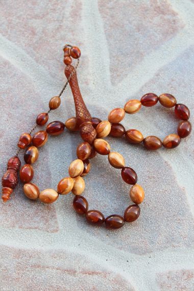 Male 33 Lux Barley Cut Chestnut Brown Powder Amber Rosary Boxed