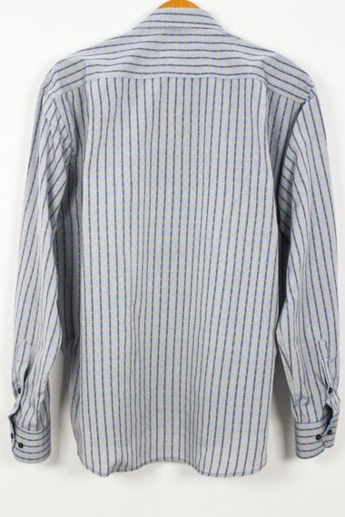 Чоловіча сірий супер великий розмір сорочка з коміром з ґудзиками та двома кишенями, довгі рукави, просторі та зручні - фото 4