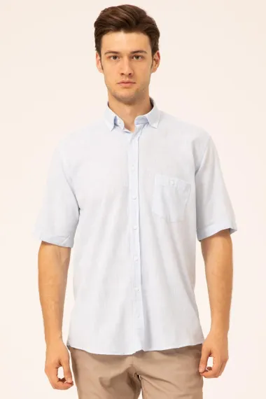 Однотонна сорочка з коротким рукавом стандартного крою - фото 2