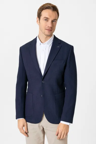 Тонкий приталенный пиджак классического фасона, 64% ПЭ, 34% ВИ, 2% ЭА, два кармана, без клапанов, цвет темно-синий, размеры 48-54 - фото 1