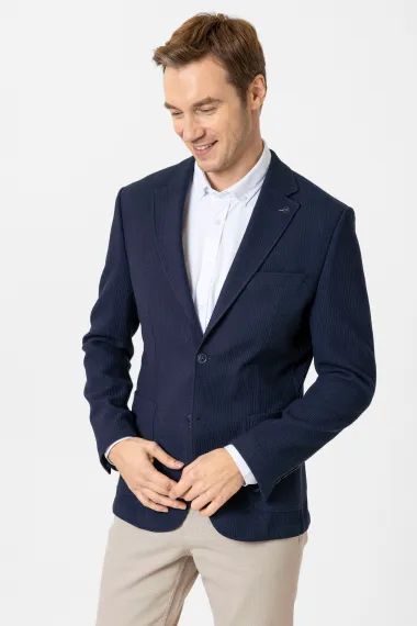 Тонкий приталенный пиджак классического фасона, 64% ПЭ, 34% ВИ, 2% ЭА, два кармана, без клапанов, цвет темно-синий, размеры 48-54 - фото 2