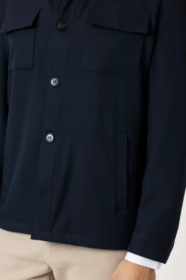 Скромна куртка зі стильним узором, класичний комір, сім ґудзиків, матеріал %63 PES, %34 ВІС, %3 EA, доступна в синьому кольорі та кількох розмірах - фото 4