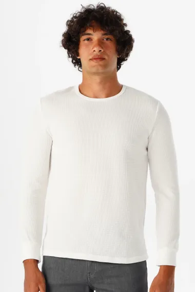 Свитшот с овальным вырезом, slim-fit, армированная текстура, белый цвет, состав: 65% полиэстер, 35% вискоза, производство Турция - фото 1