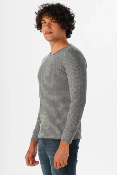 Свитшот з круглим вирізом Slim Fit з армованою текстурою, 65% поліестер і 35% віскоза, колір білий, розміри XL та M - фото 4