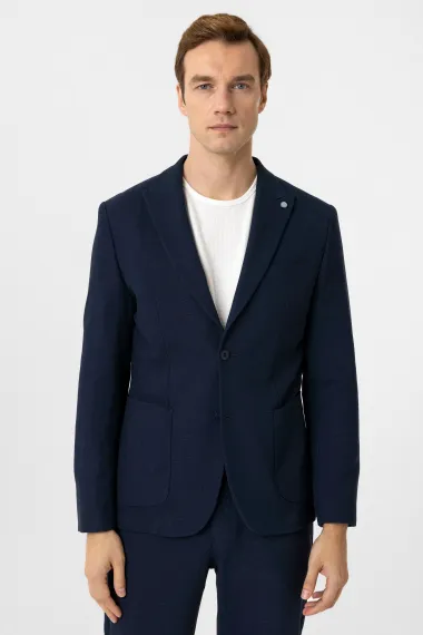 Узкий костюм с узором, классическая форма, 63% ПЭ, 33% вискоза, 4% ЭА, цвет темно-синий, размеры 48-56, карманы встраиваемые, воротник моно - фото 1