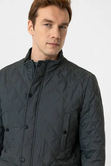 Узкая куртка из стеганого материала, 100% полиэстер, модель с воротником, цвет: хаки, размеры: 52-58 - фото 5